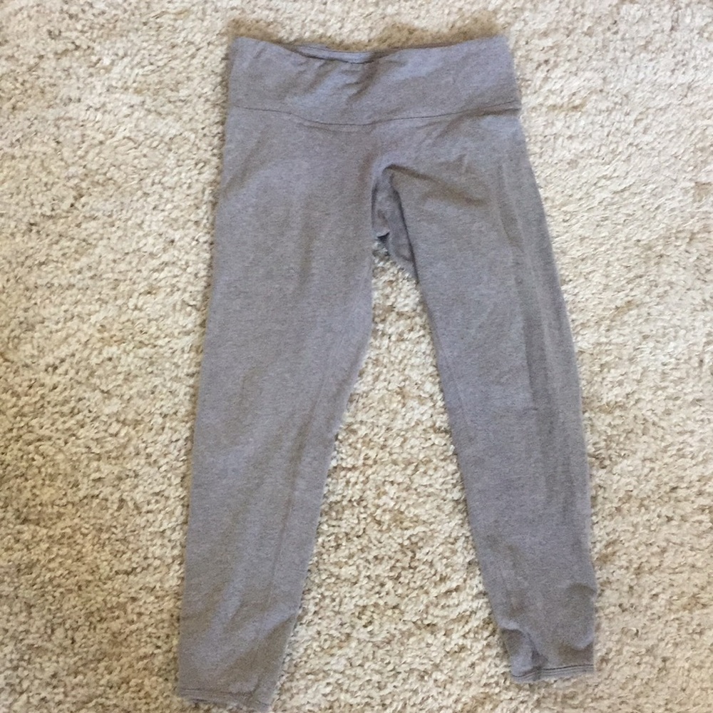 Lululemon size 6 grey workout pants
